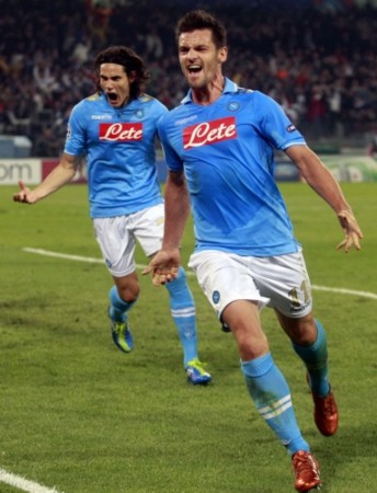 他都表现得 他都表现得